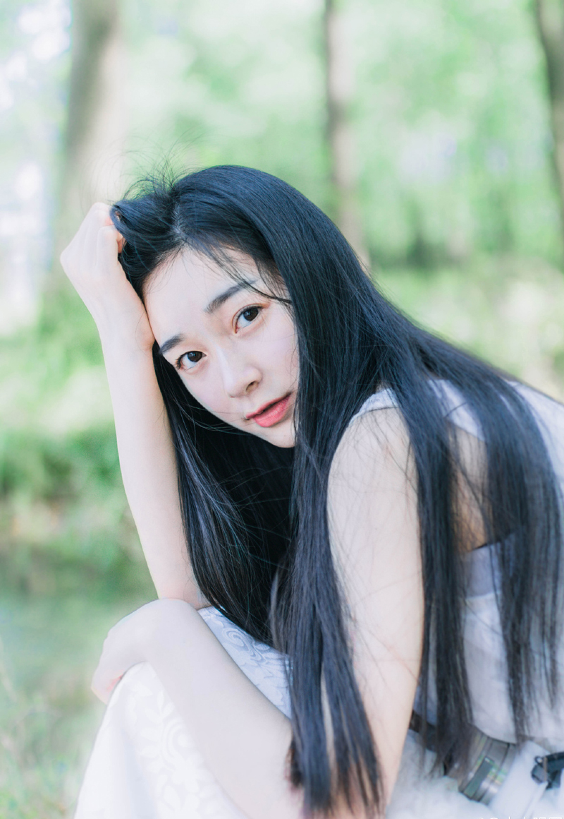 整个军营，瞬间安静下来不少。